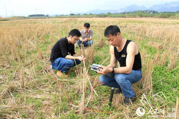 自動打井找水儀