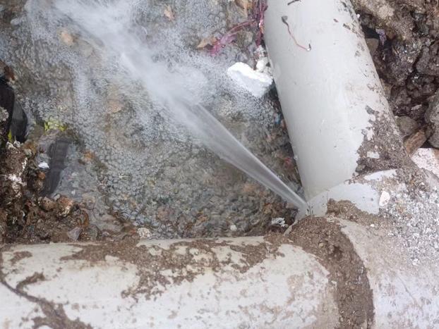 如何處理緊急情況下的漏水