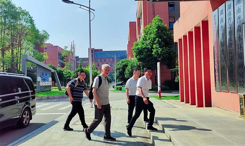 哈工大袁一星教授、中國(guó)計(jì)量大學(xué)張鵬老師蒞臨我院交流合作