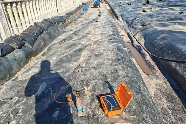 堤壩動(dòng)物掏洞隱患防治新方法——堤壩管涌?jī)x為堤防安全保駕護(hù)航